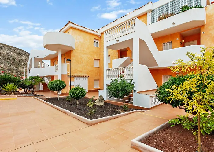 1 Bedroom Giuly Sea Views In Cristianos Los Cristianos (Tenerife)