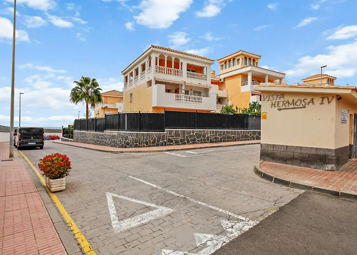 1 Bedroom Giuly Sea Views In Cristianos *